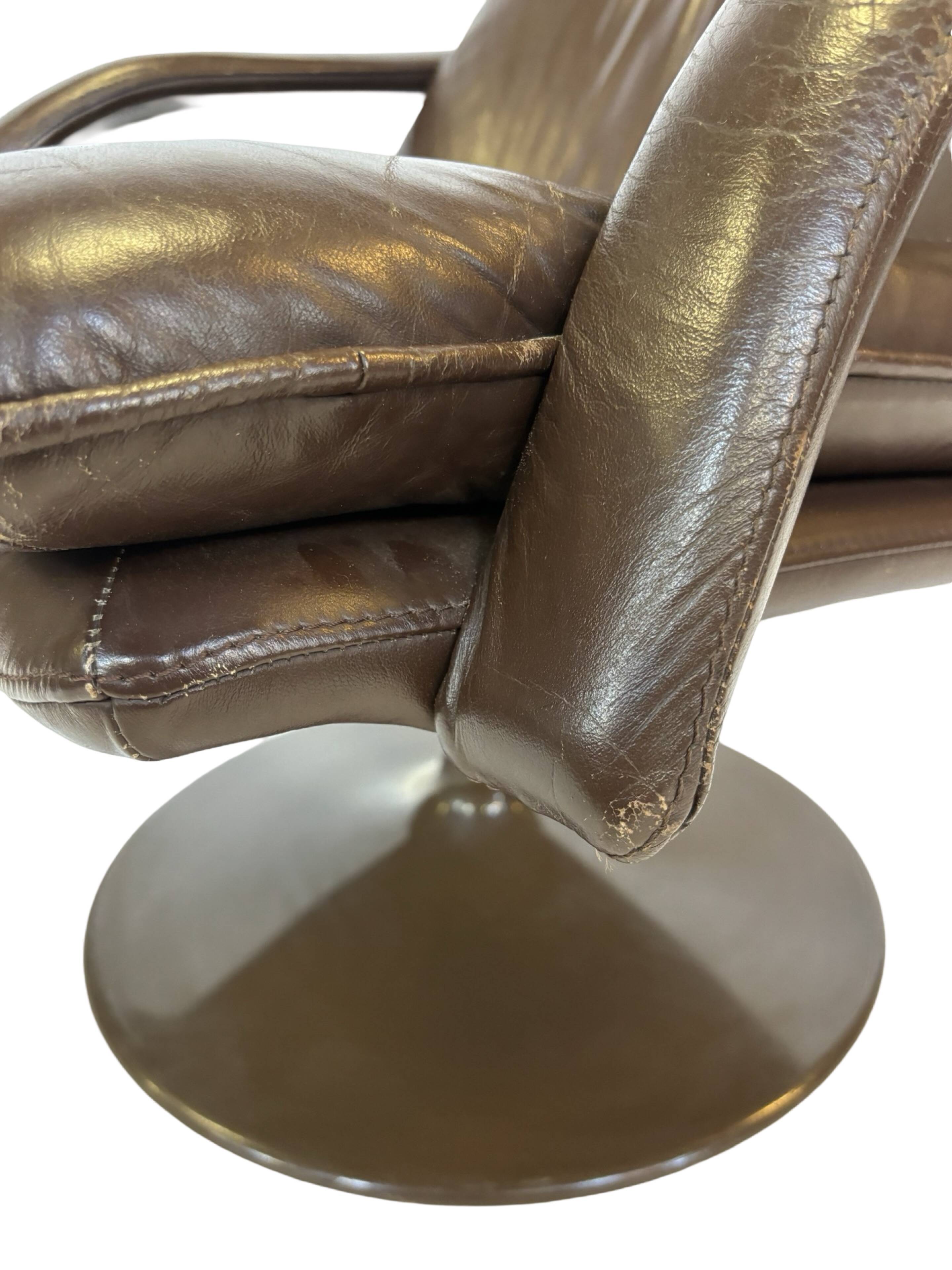 Vintage Artifort lounge chair Geoffrey Harcourt Design Easy Chair