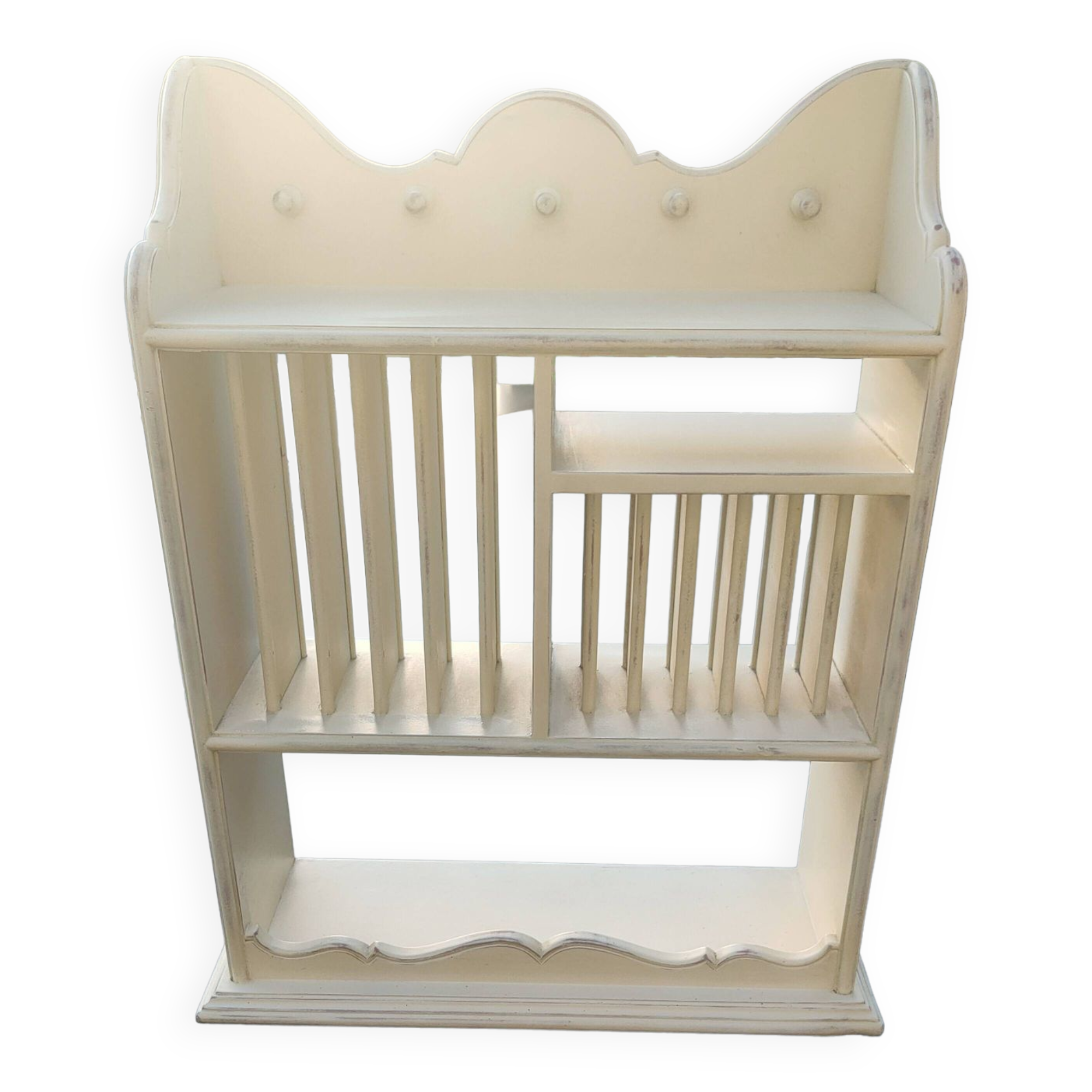 Wall-mounted dresser