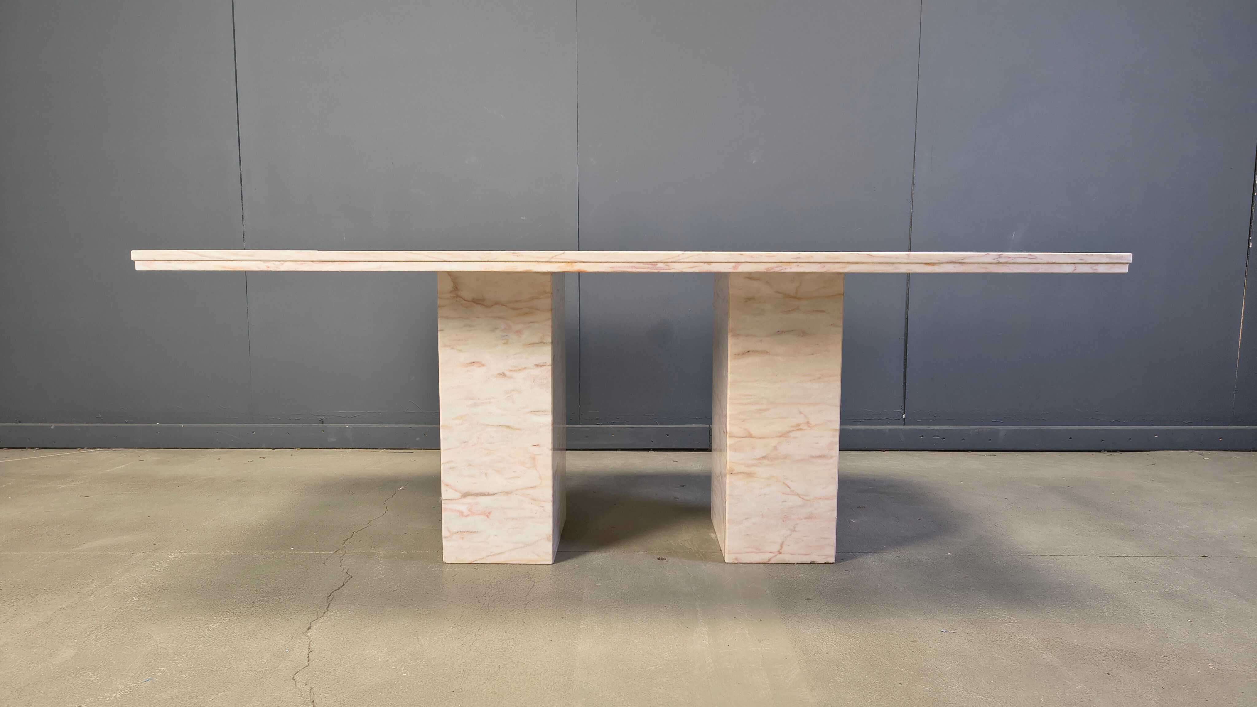 Table à manger en marbre vintage, années 1970