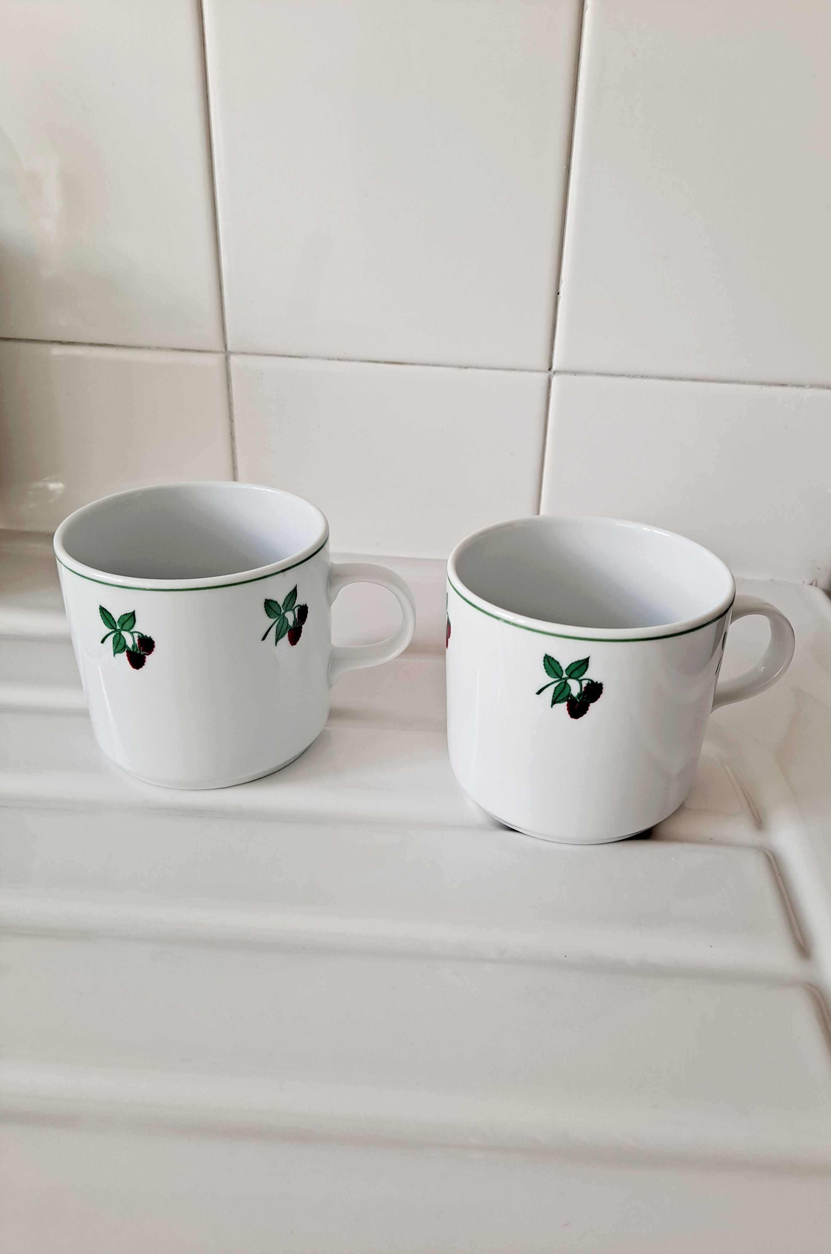 Raspberry breakfast cups