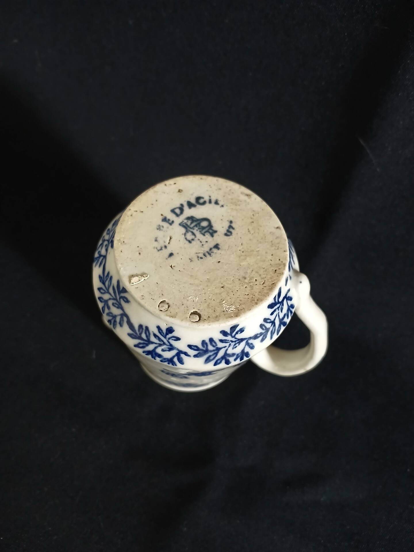 Small jug/milk pot in steel clay