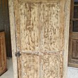 Parisian bonnetière wardrobe