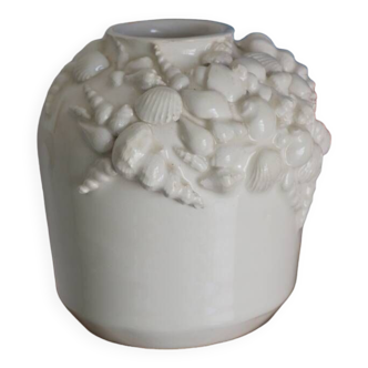 Petit vase blanc coquillages