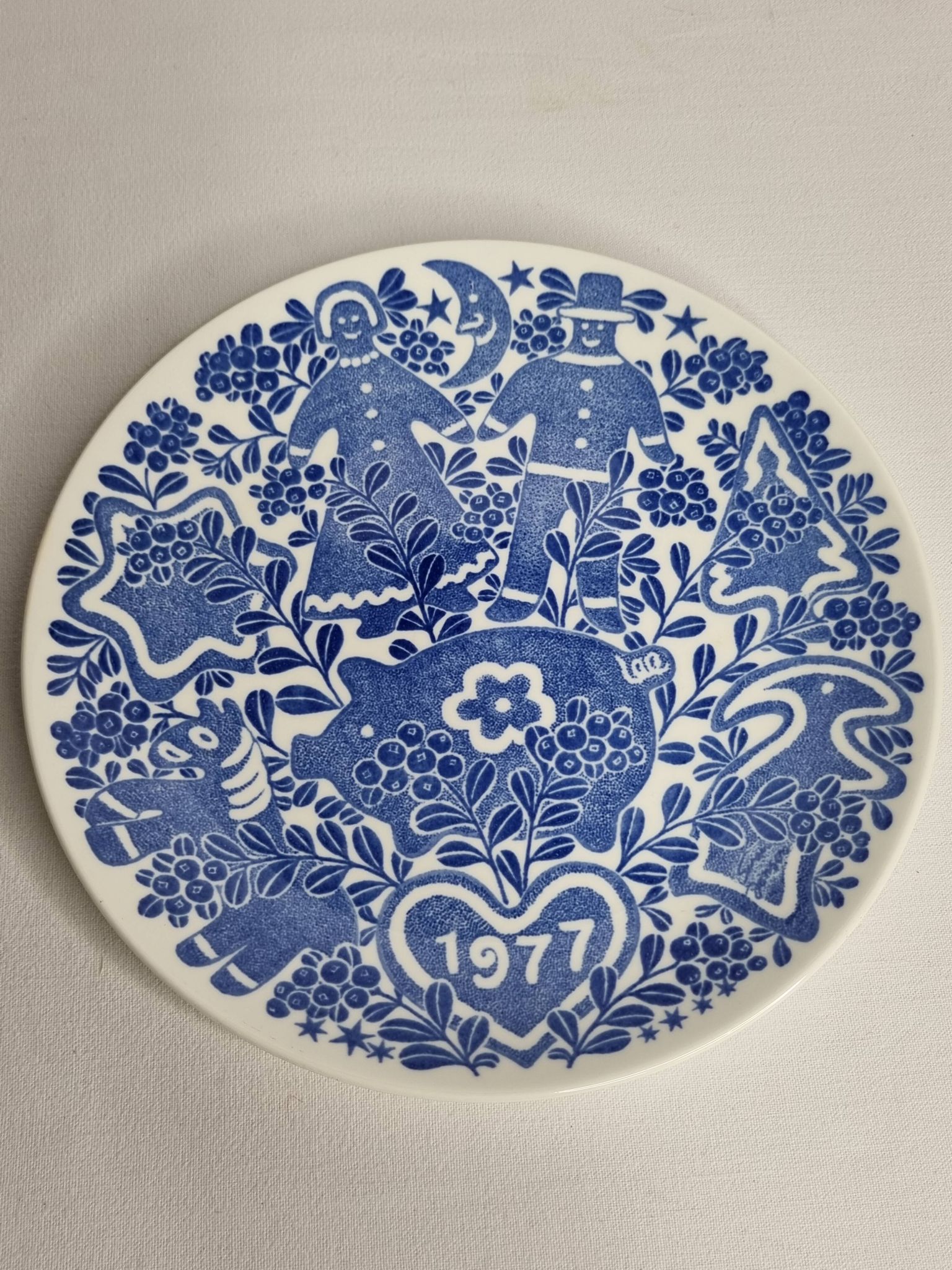 Gustavsberg Christmas plate "Jultallrik 7" 1977, design by Sven Jonson, limited edition, 20 cm