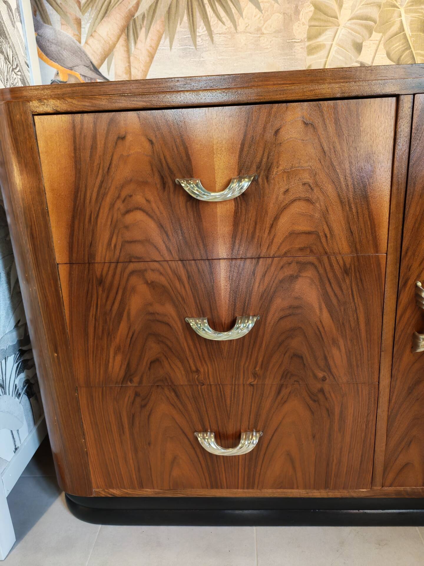 Art Deco bar furniture