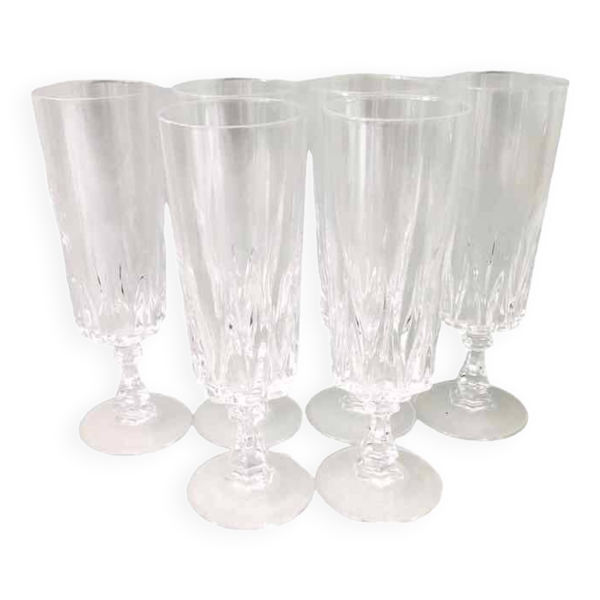 6 flûtes en cristal taillé