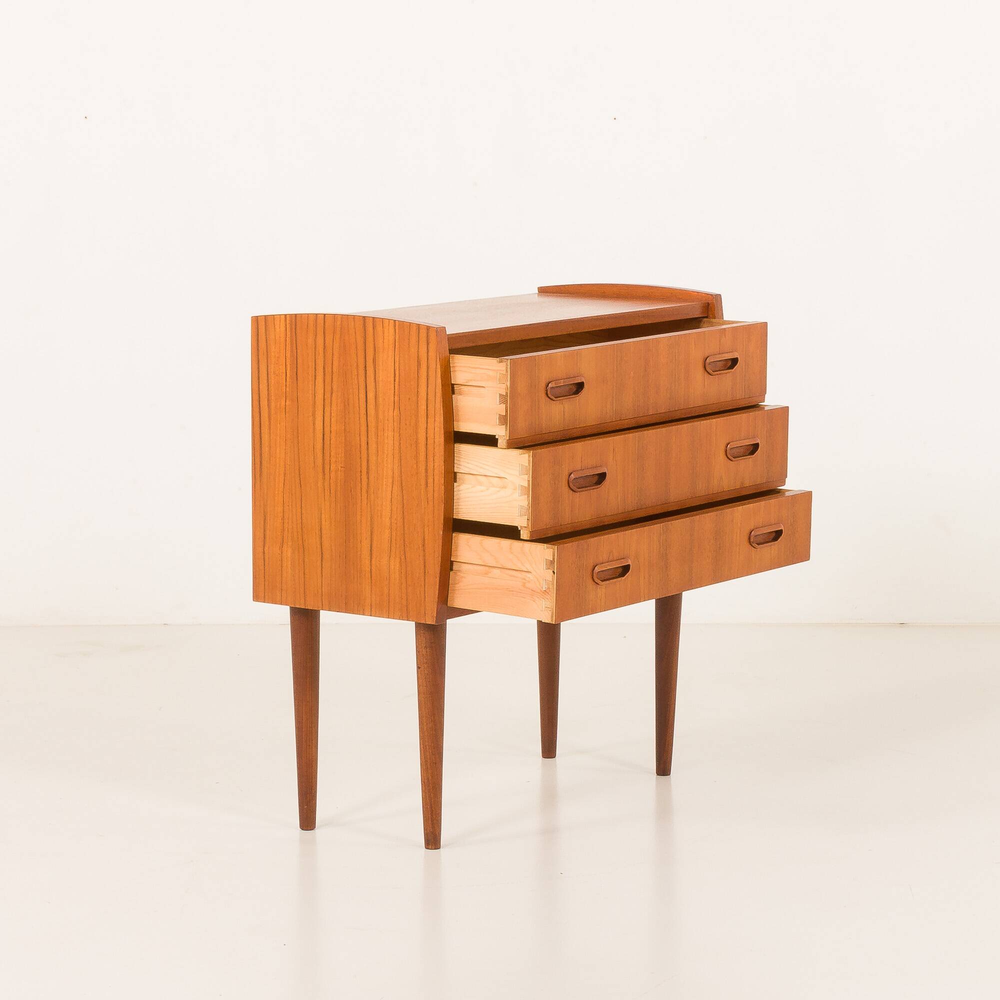Commode danoise en teck, années 1960