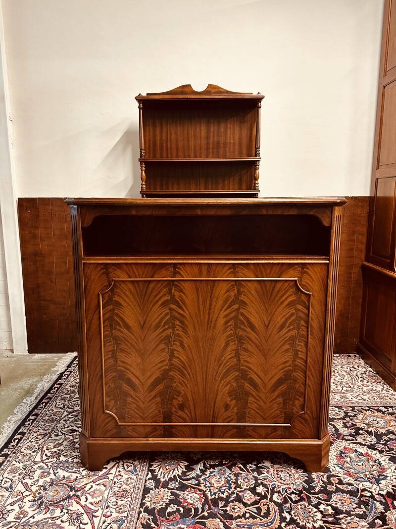 Antique English Chesterfield mahogany bar with bar stools
