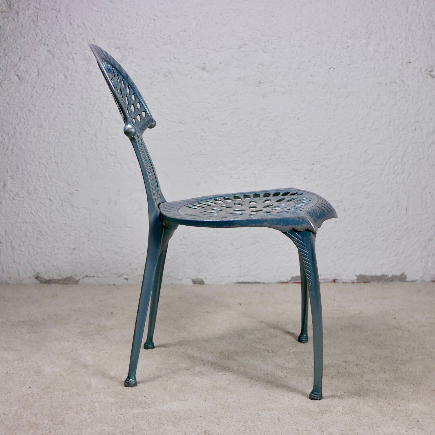 Oscar model peacock chair by Oscar Tusquets Blanca for Kettal