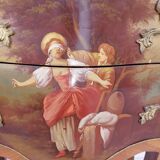 Louis XV curved chest of drawers in Martin varnished marquetry