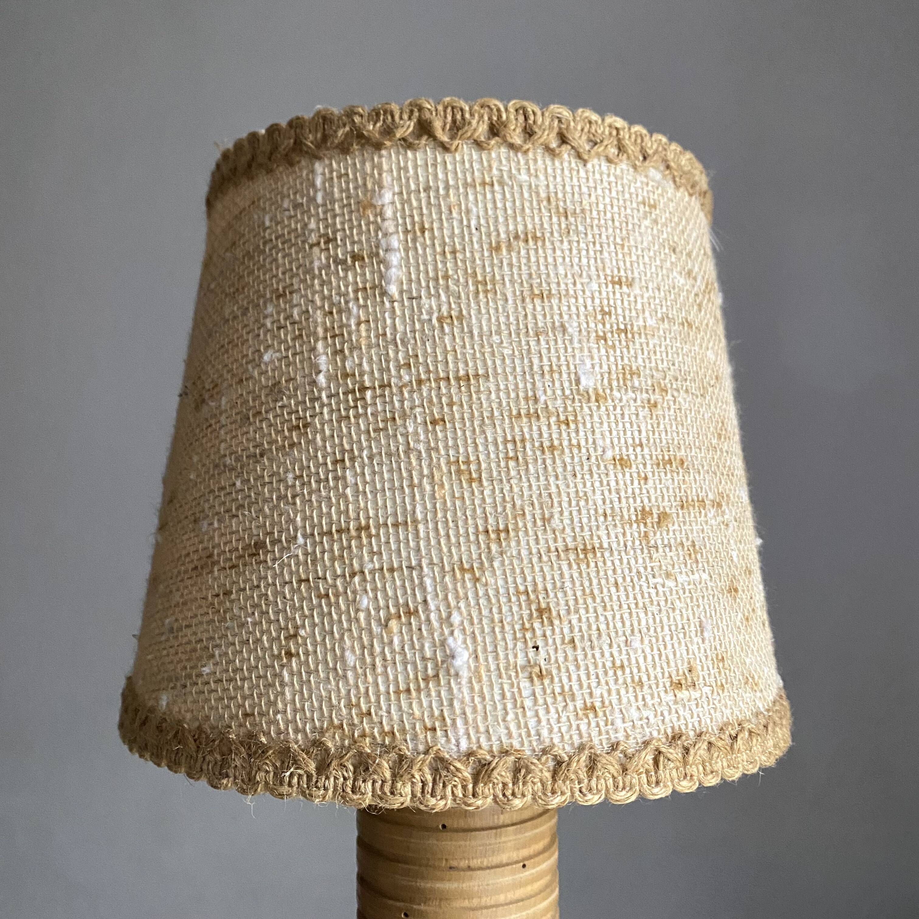 Vintage lamp with turned wooden base 30cm