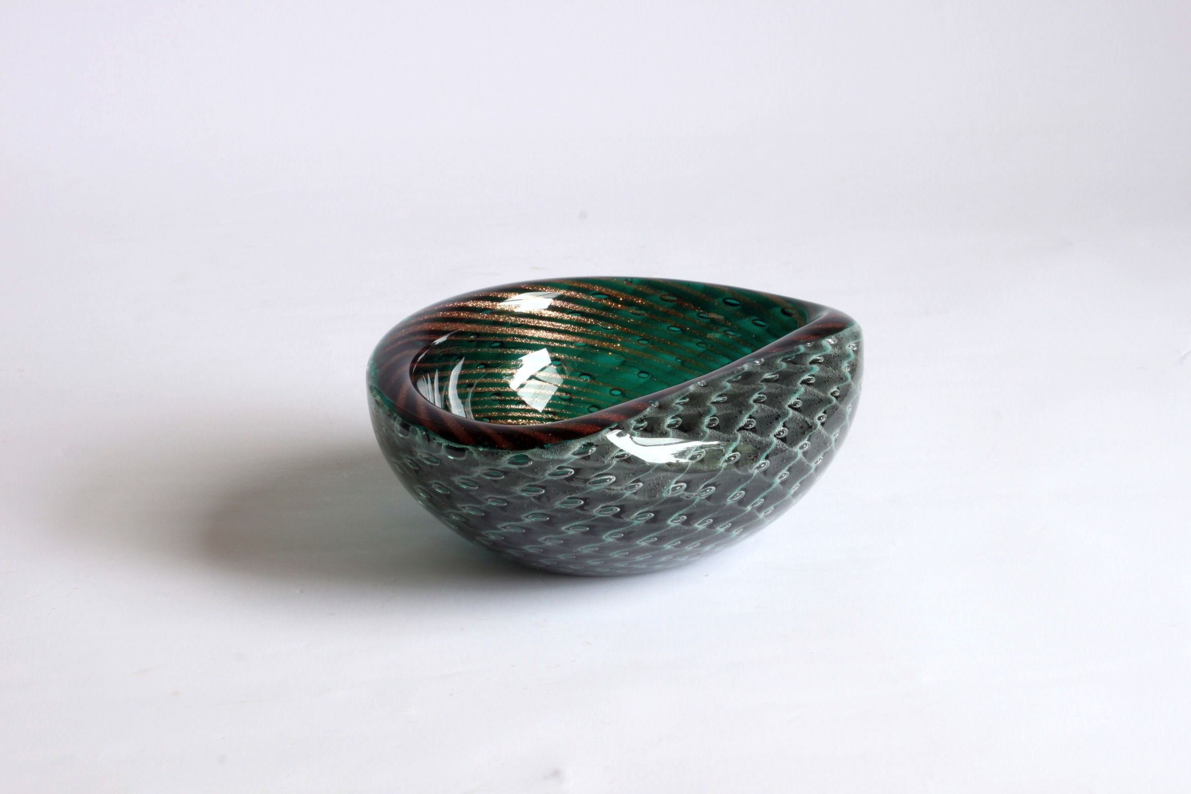Gold flecked green bullicante and filigrana bowl, Murano 1950.