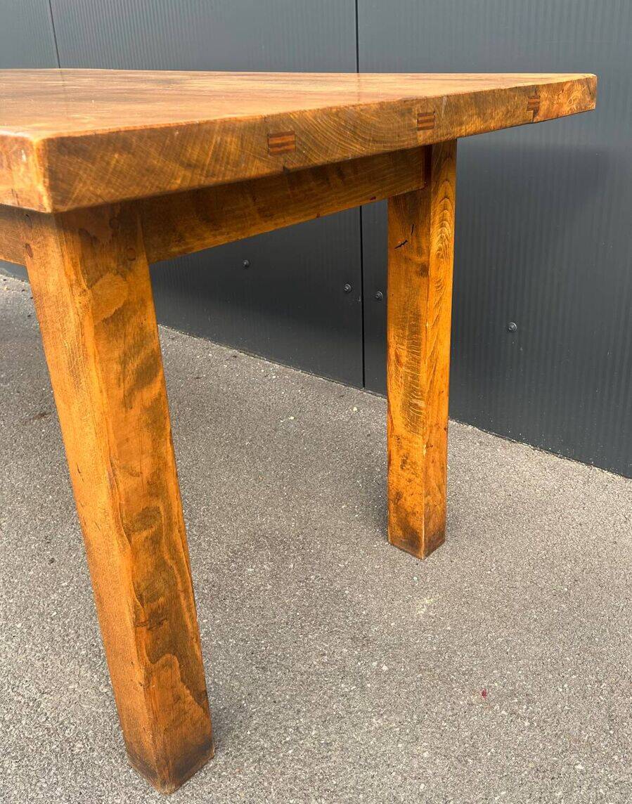 Elm farm table