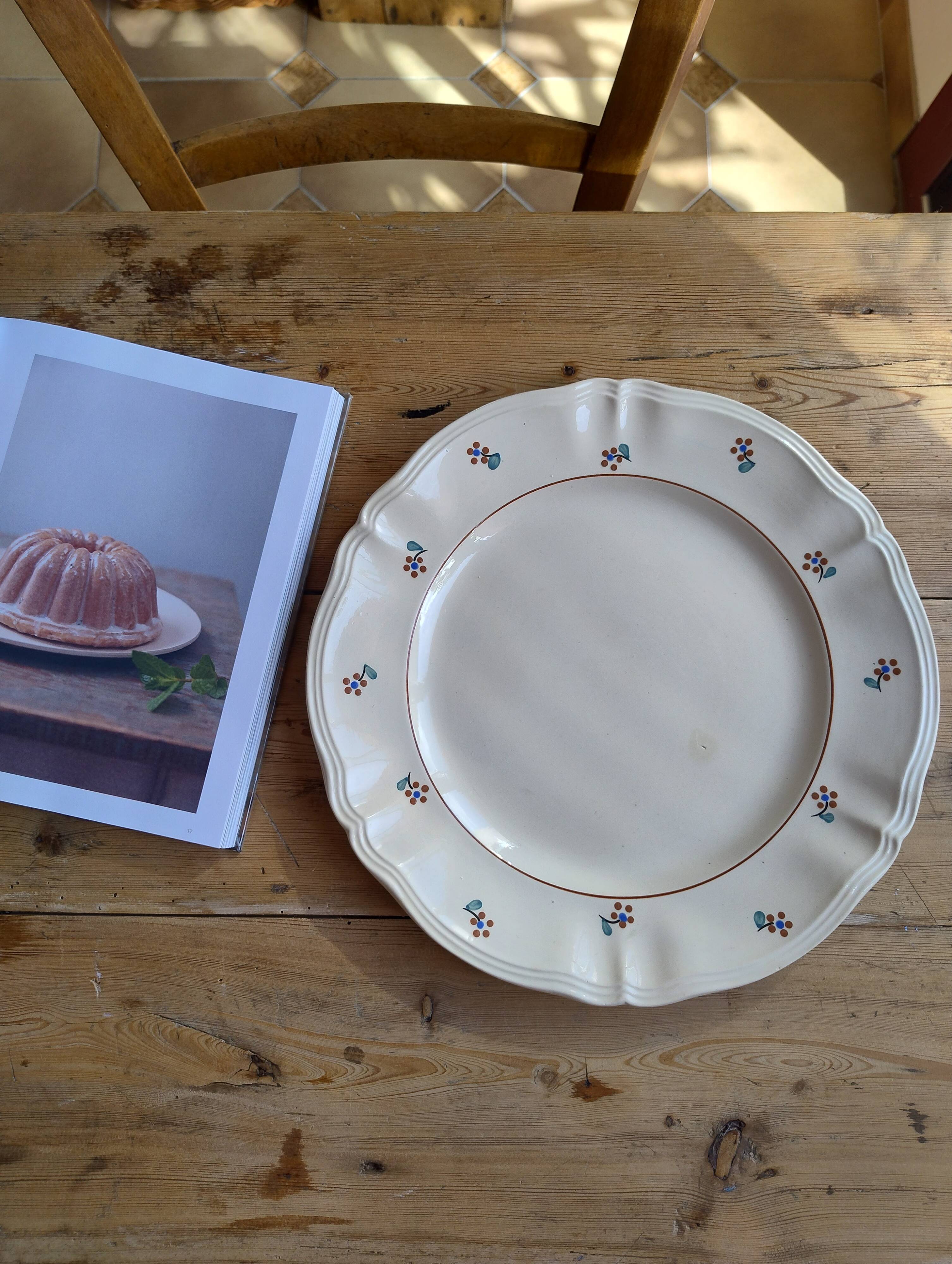 Vintage serving dish in earthenware Digoin & Sarreguemines Arromanches