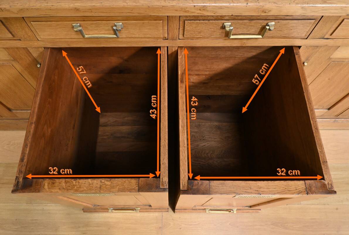 Important Oak Commercial Furniture – 1920