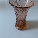 Vase en verre rose orangé