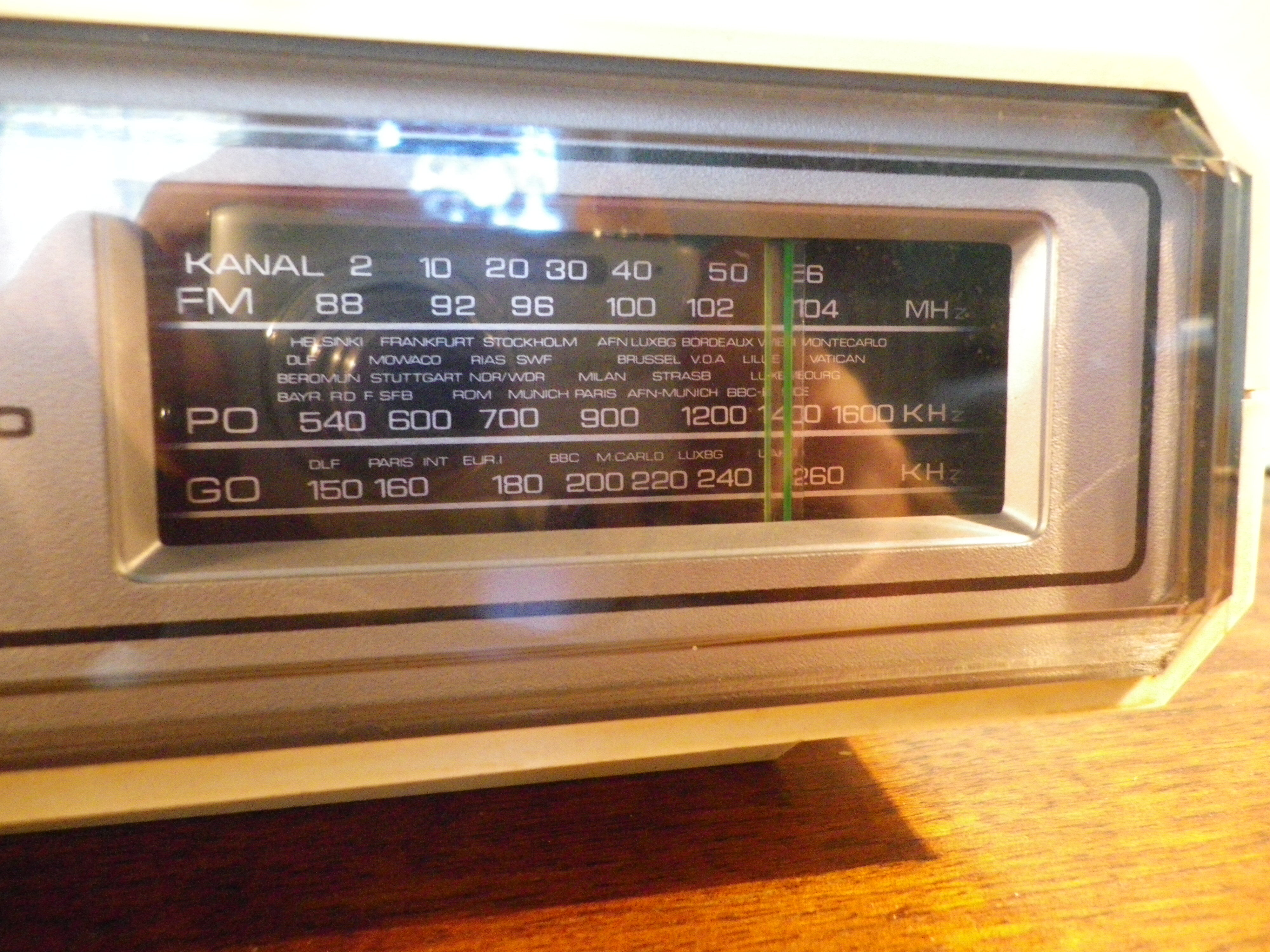 Universum Alarm Clock Radio - 70s