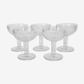 Set of 5 glasses of liqueur on foot