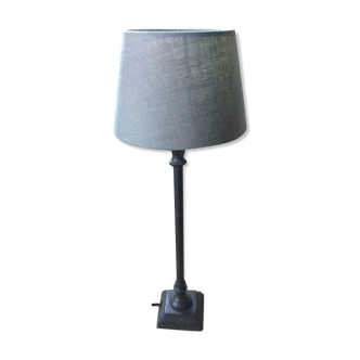 Lampe en métal avec abat jour