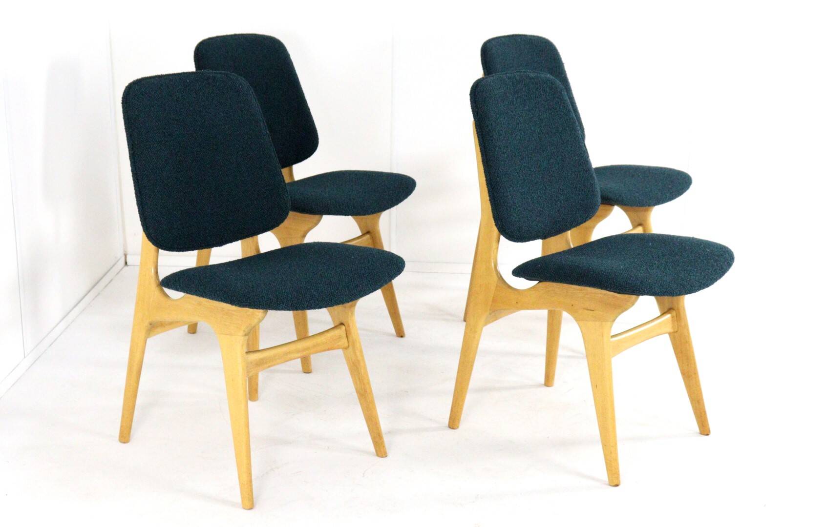 Set of 4 chairs in the style of Arne Hovmand olsen 'Bergen'