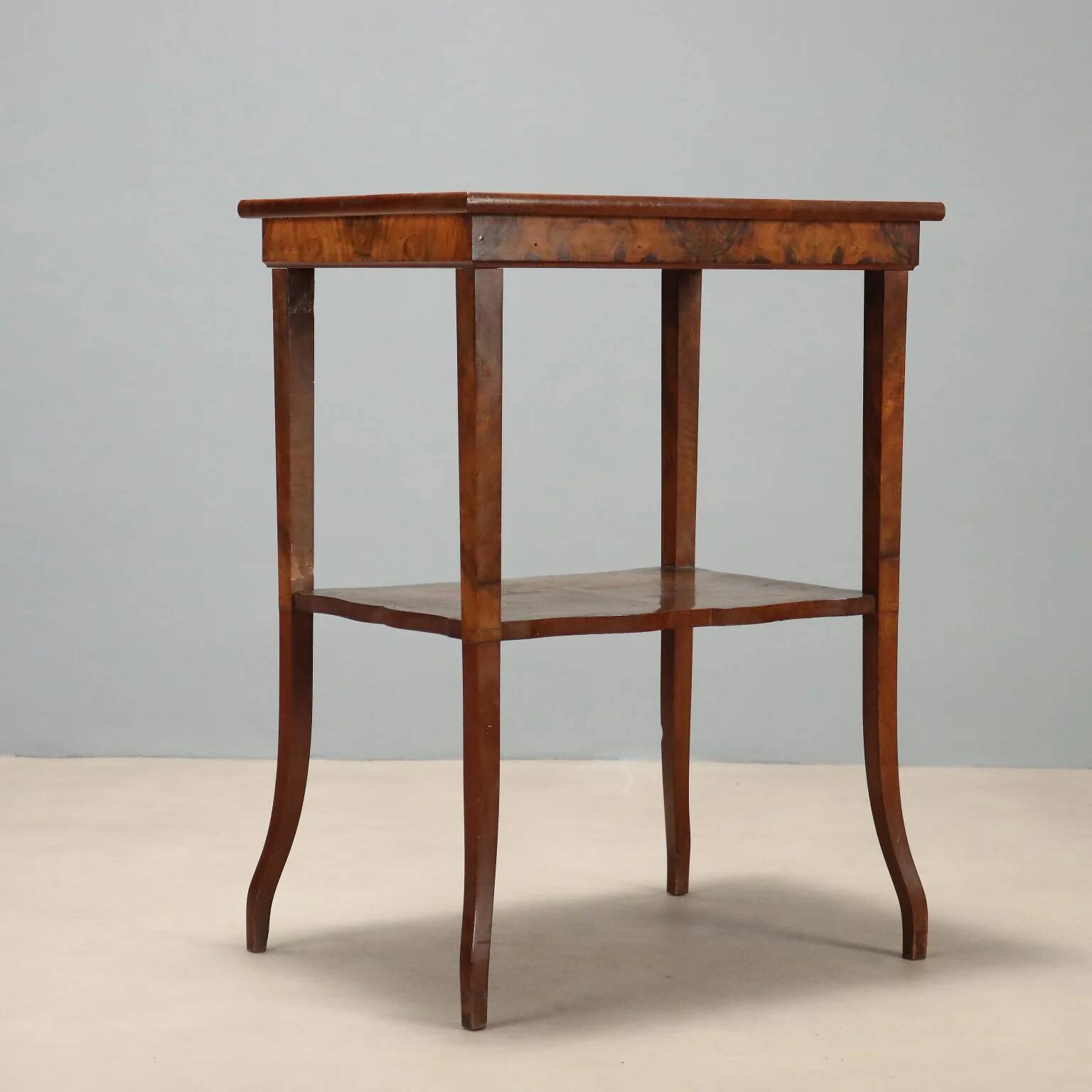 Coffee table in walnut and mahogany - Italy early 1900s