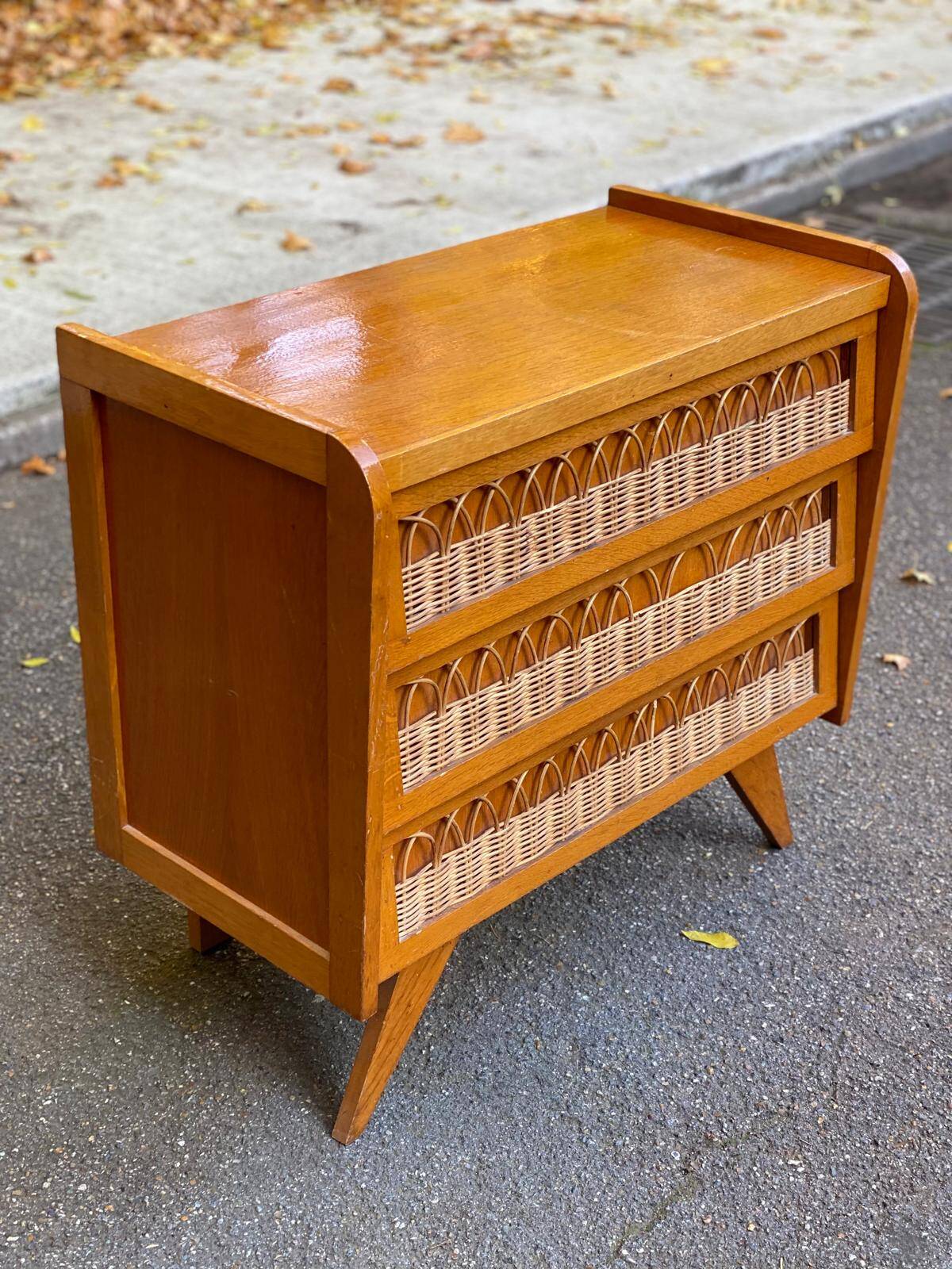 Commode scandinave en chêne et rotin des années 60