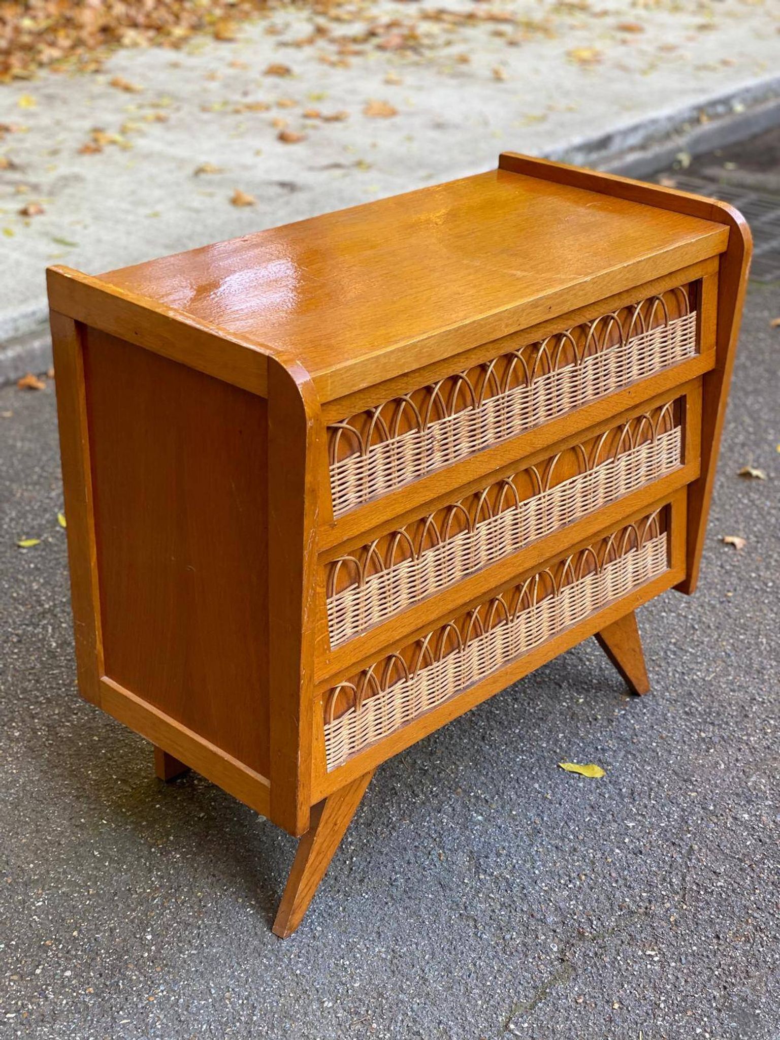 Scandinavian chest of drawers in oak and rattan from the 1960s