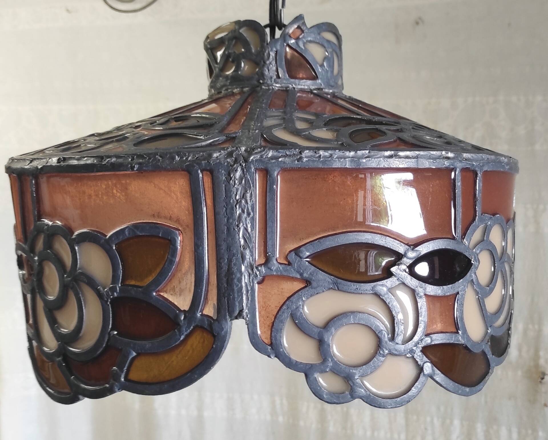 Tiffany-style glass and lead suspension - mid 20th century.