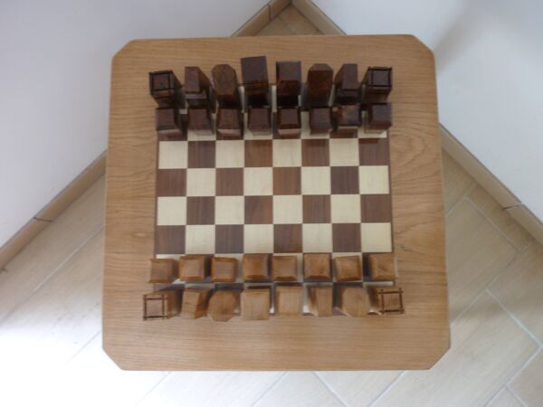 Table basse Art déco avec échiquier