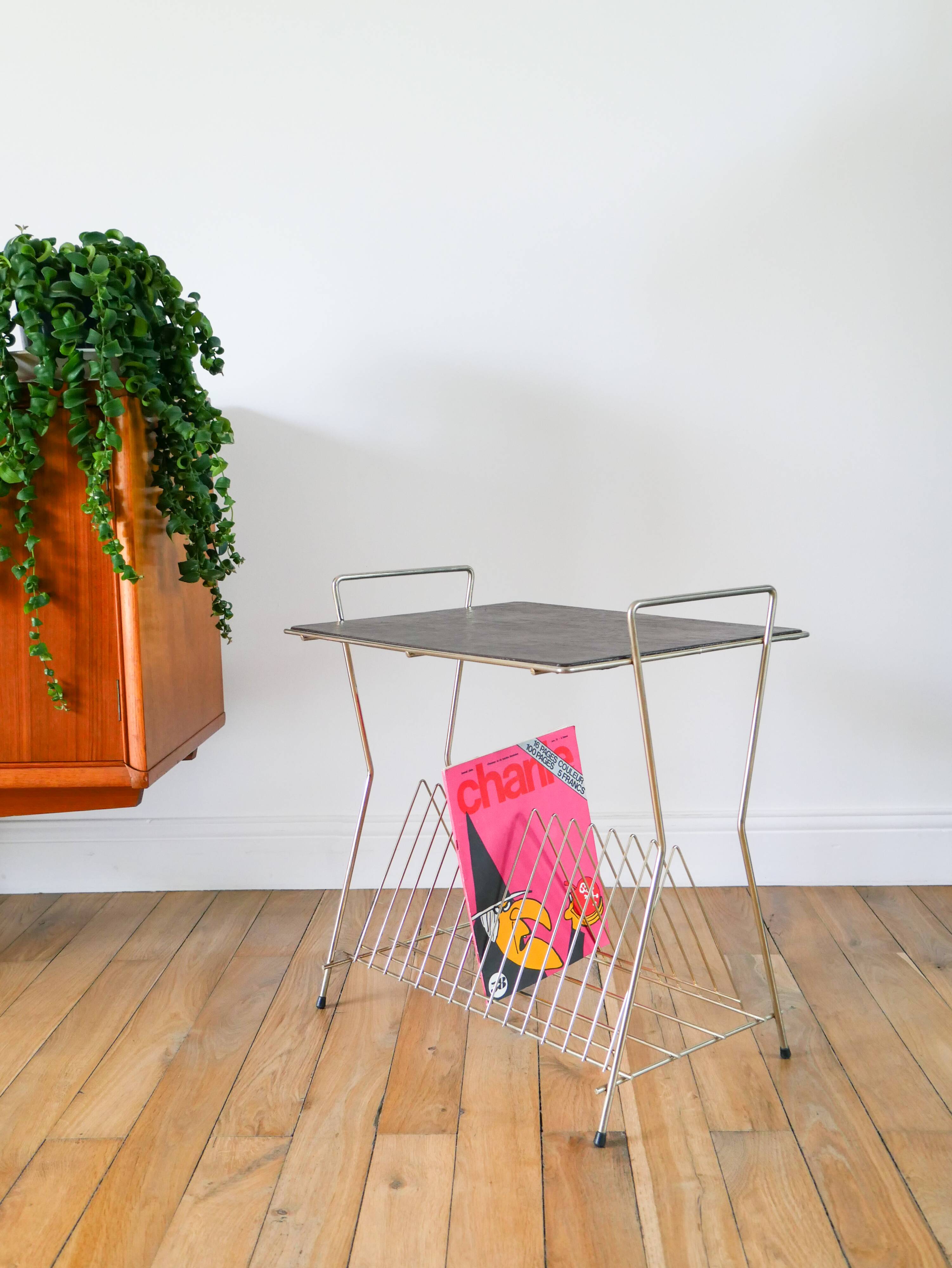Vinyl rack in brass and leatherette, 1960