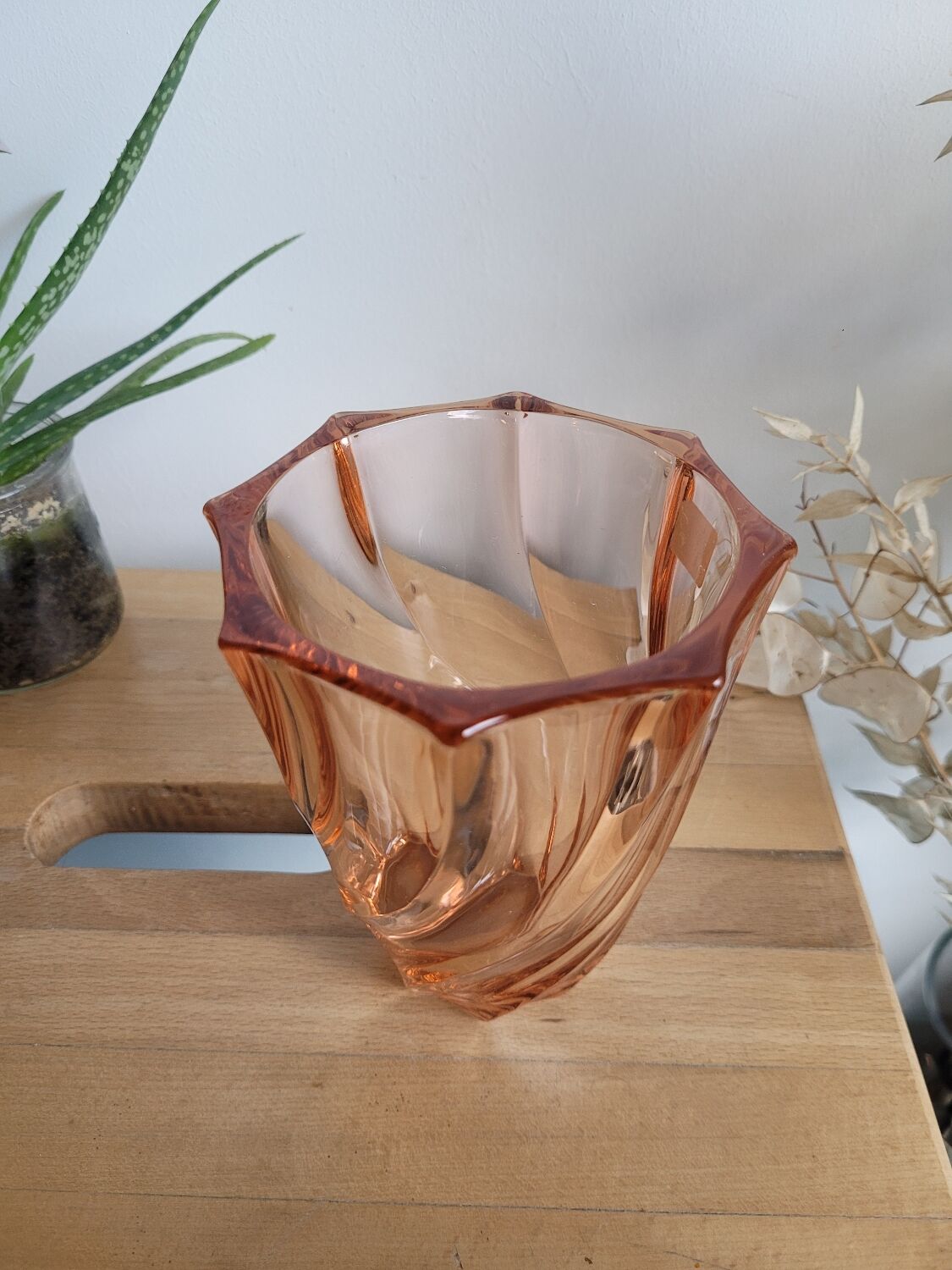 Luminarc tourbillon vase in pink glass