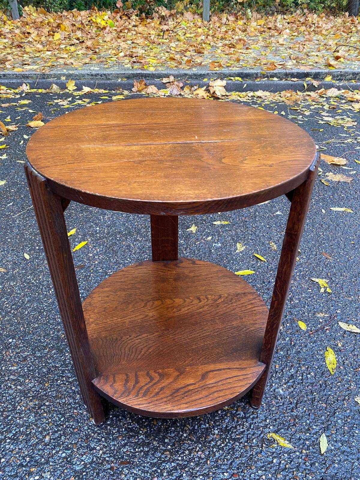 Table d'appoint ronde art déco en chêne massif 1950