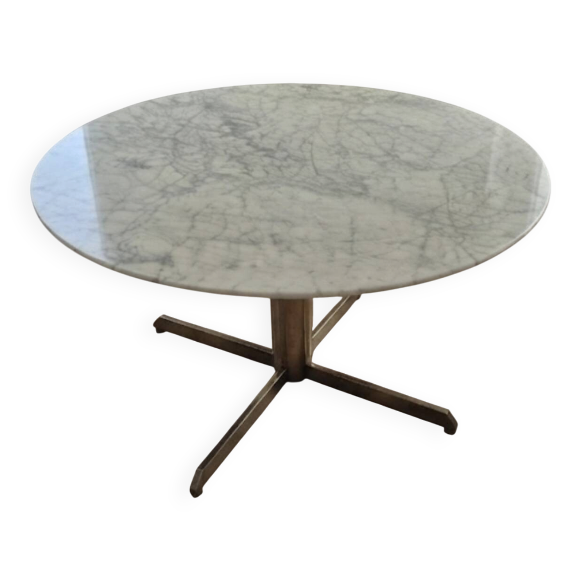 Marble table 120 cm in diameter from 1980.