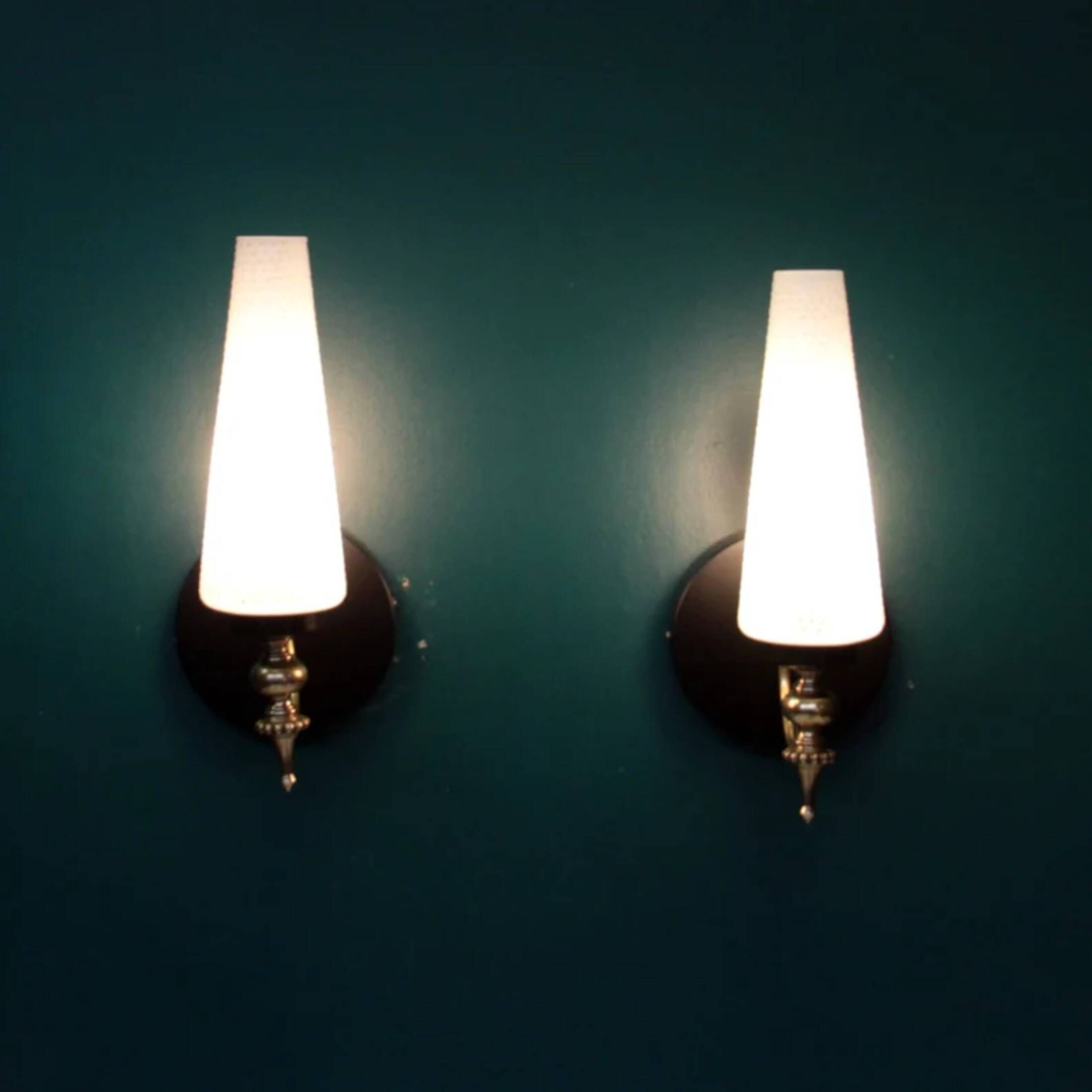 Pair of brass wall lights and speckled white glass tulips LAMP-6019