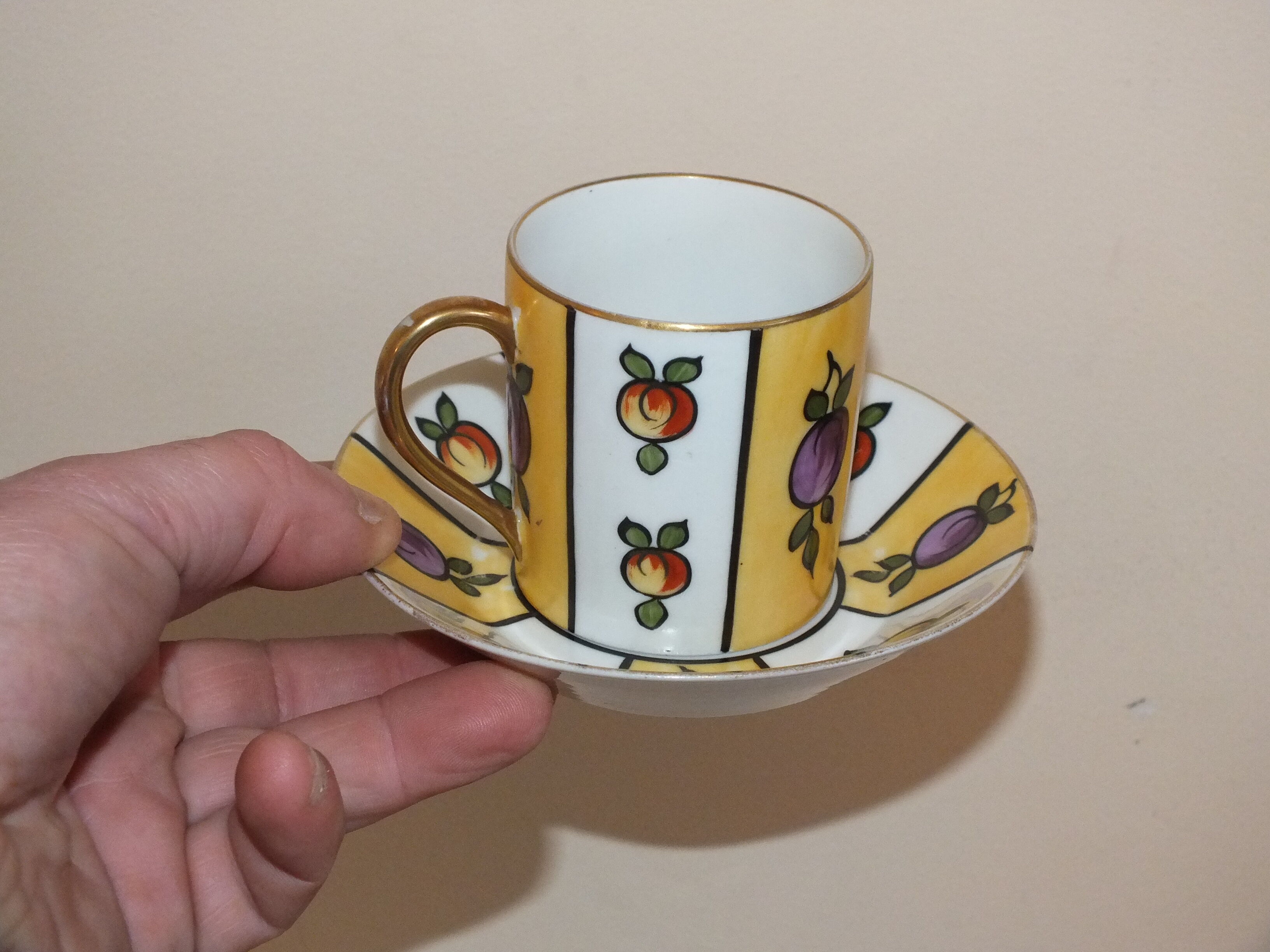 Cup art deco porcelain from Limoges Baranger