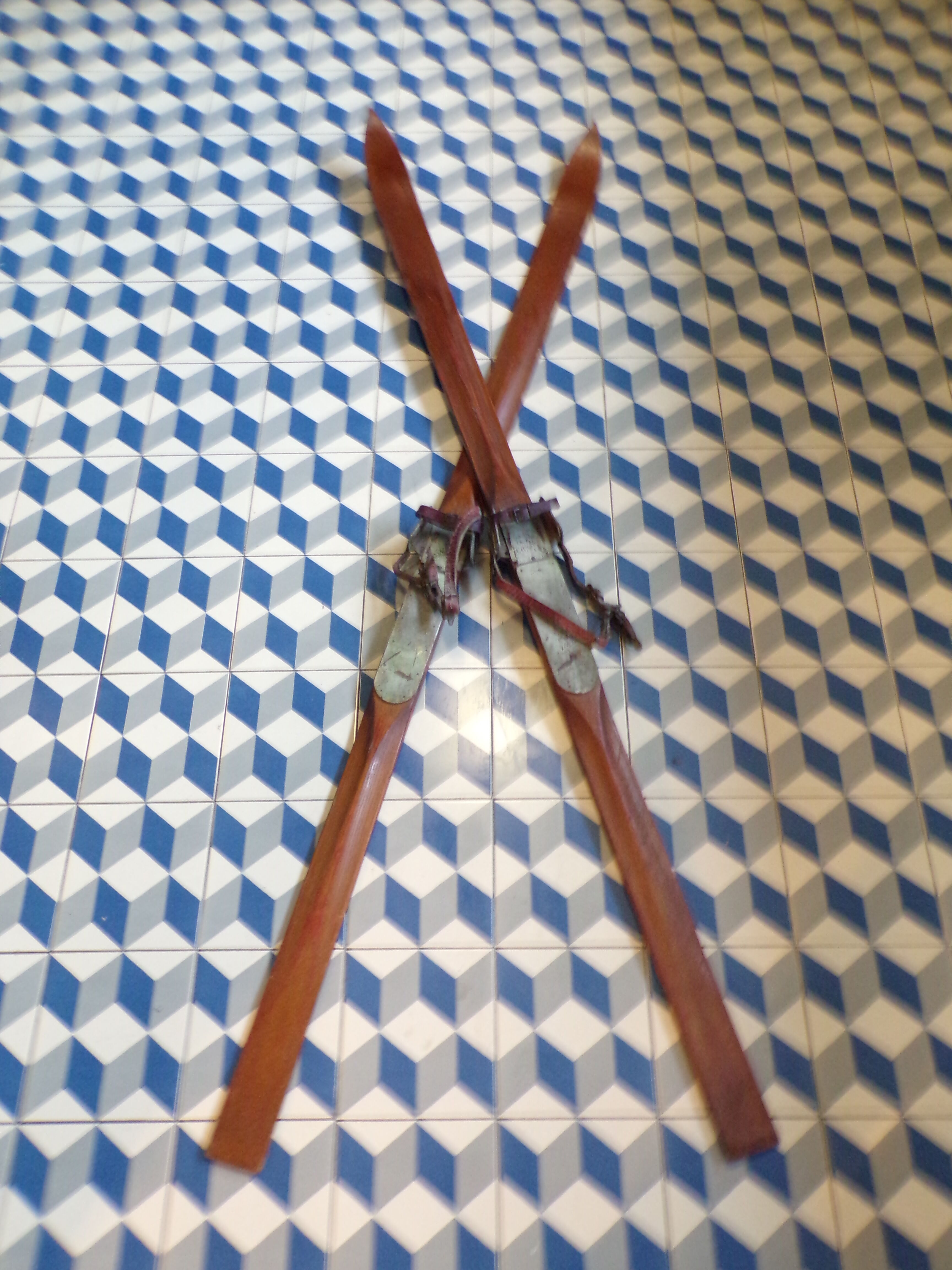 Vintage wooden skis 185 cm