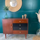 Dresser with tapered feet