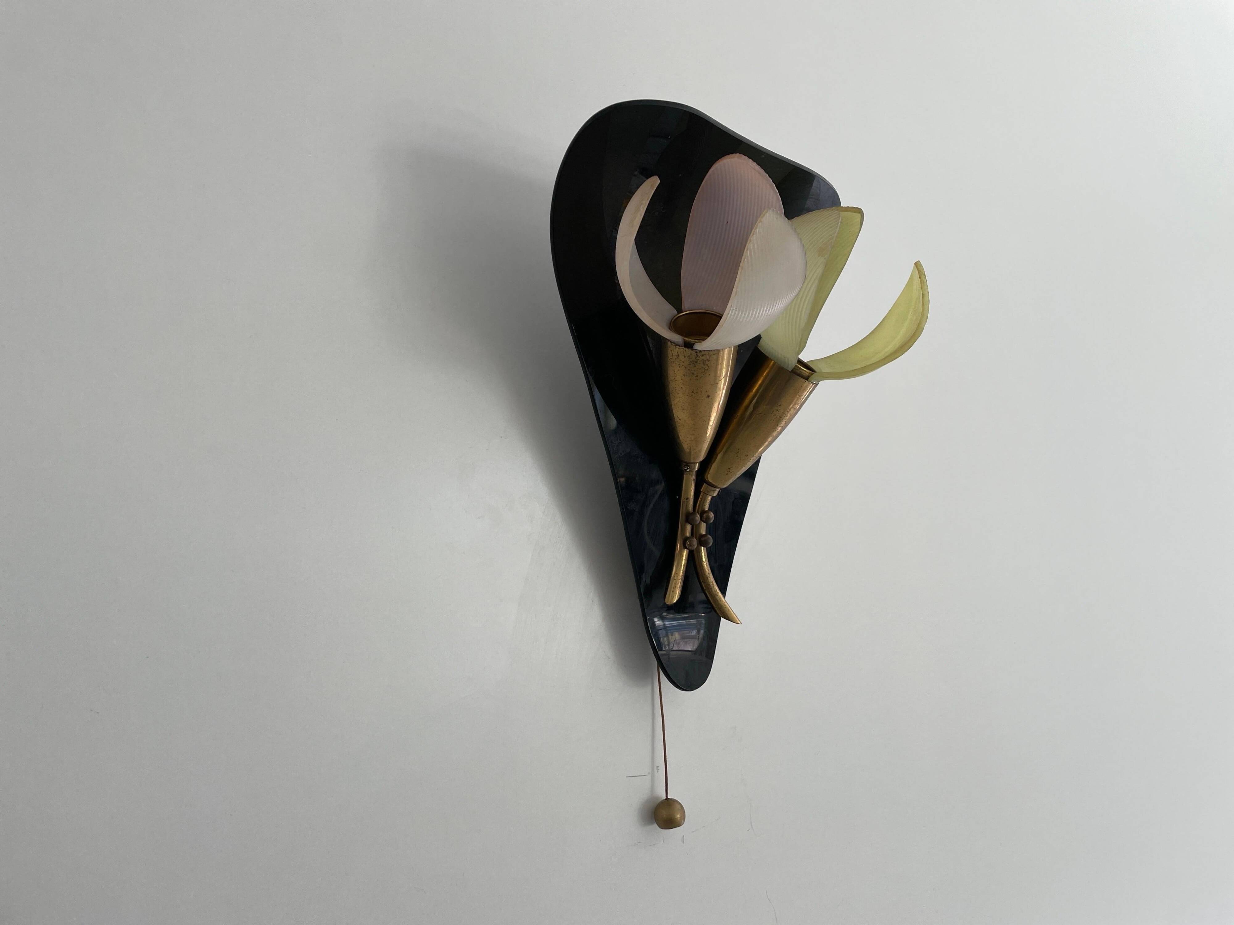 Simple plexiglass and brass wall light, Flower Design, mid-century by Geru, 1960s, Germany.
