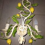 Wire wall lamp decorated with lemons
