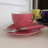 6 colorful coffee cups