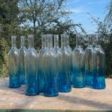 Bouteilles fonds bleus