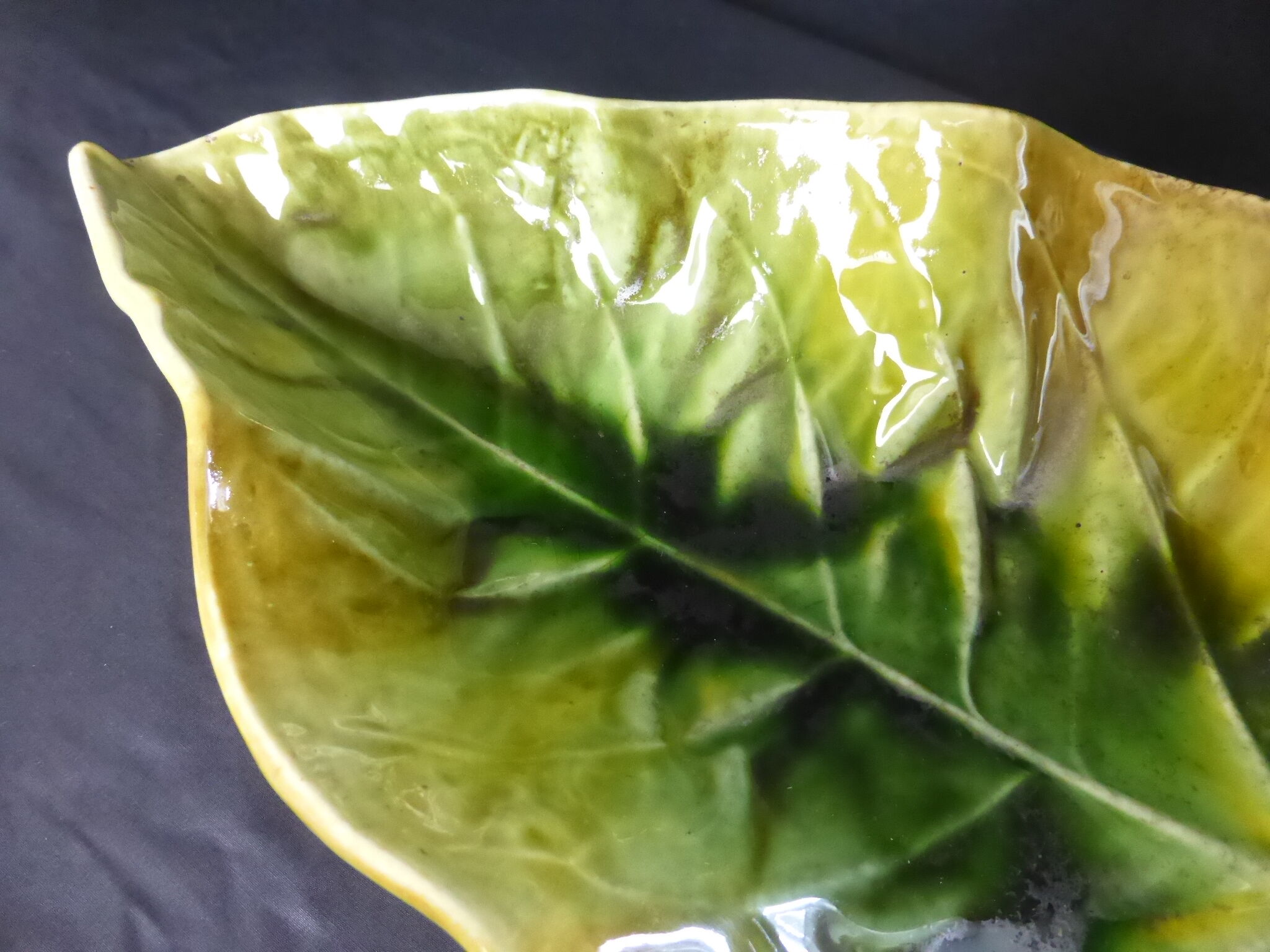 Ceramic cup forming a sheet-long.40cm