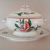 Covered sauce boat on Sarreguemines frame