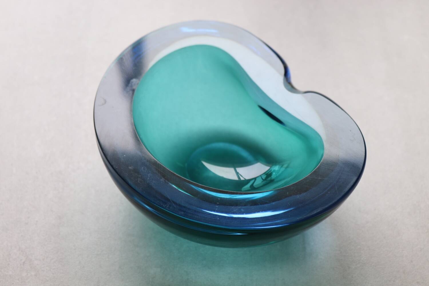 Empty pocket in murano glass two blues
