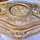 Boite  ancienne a  bijoux bronze femme au iris art nouveau vintage antiquité xix