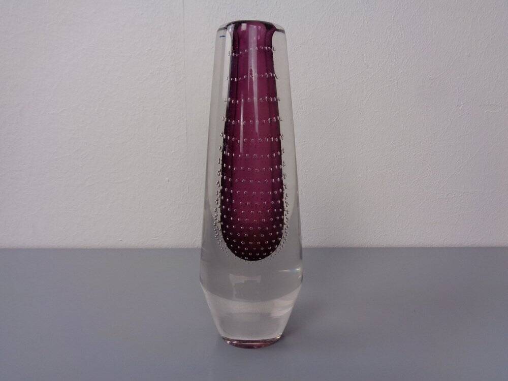 Glass vase by Gunnel Nyman for Nuutajärvi Notsjö, Finland, 1940s.