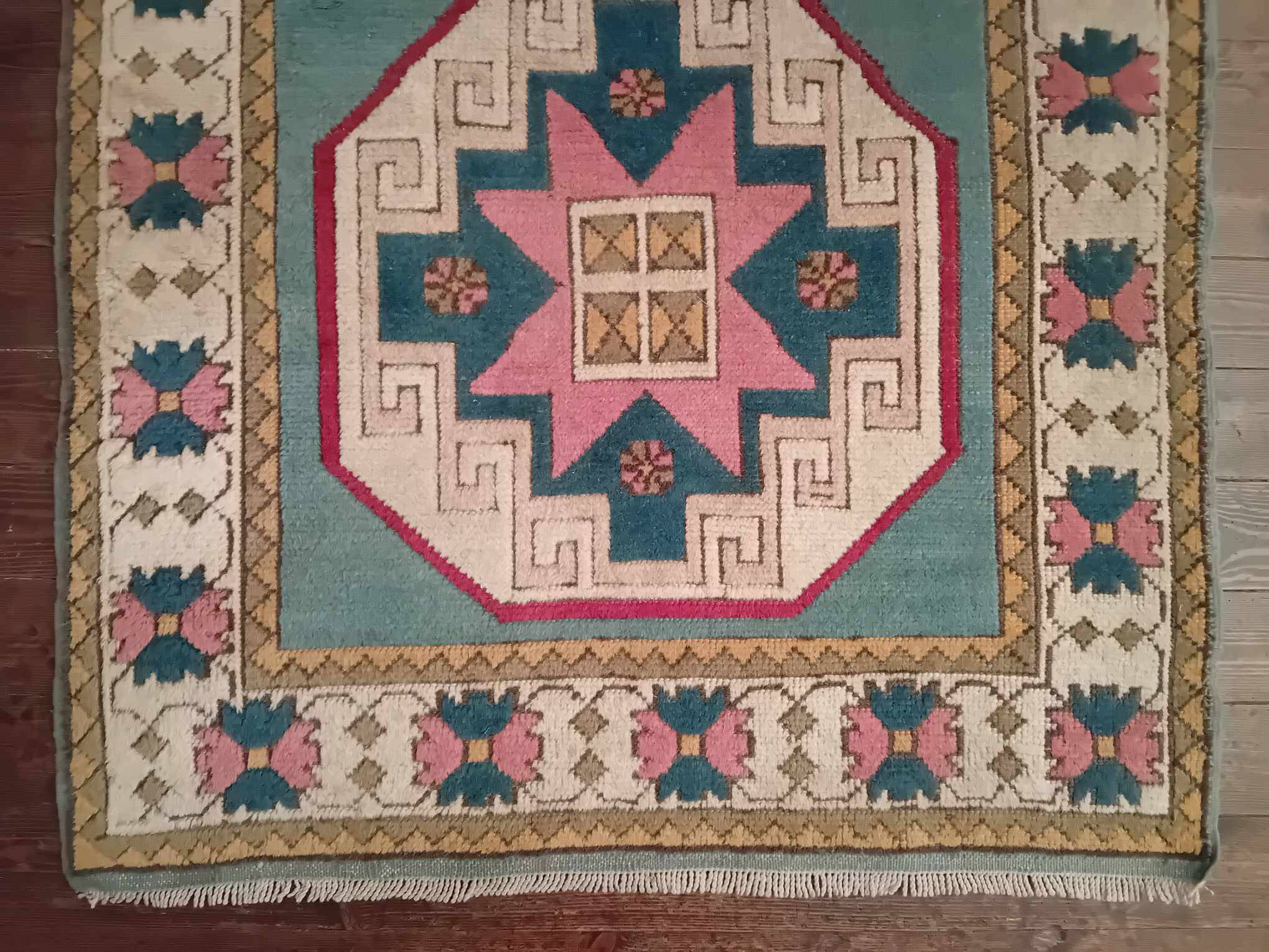 Handmade Anatolian Kars rug 203x117cm