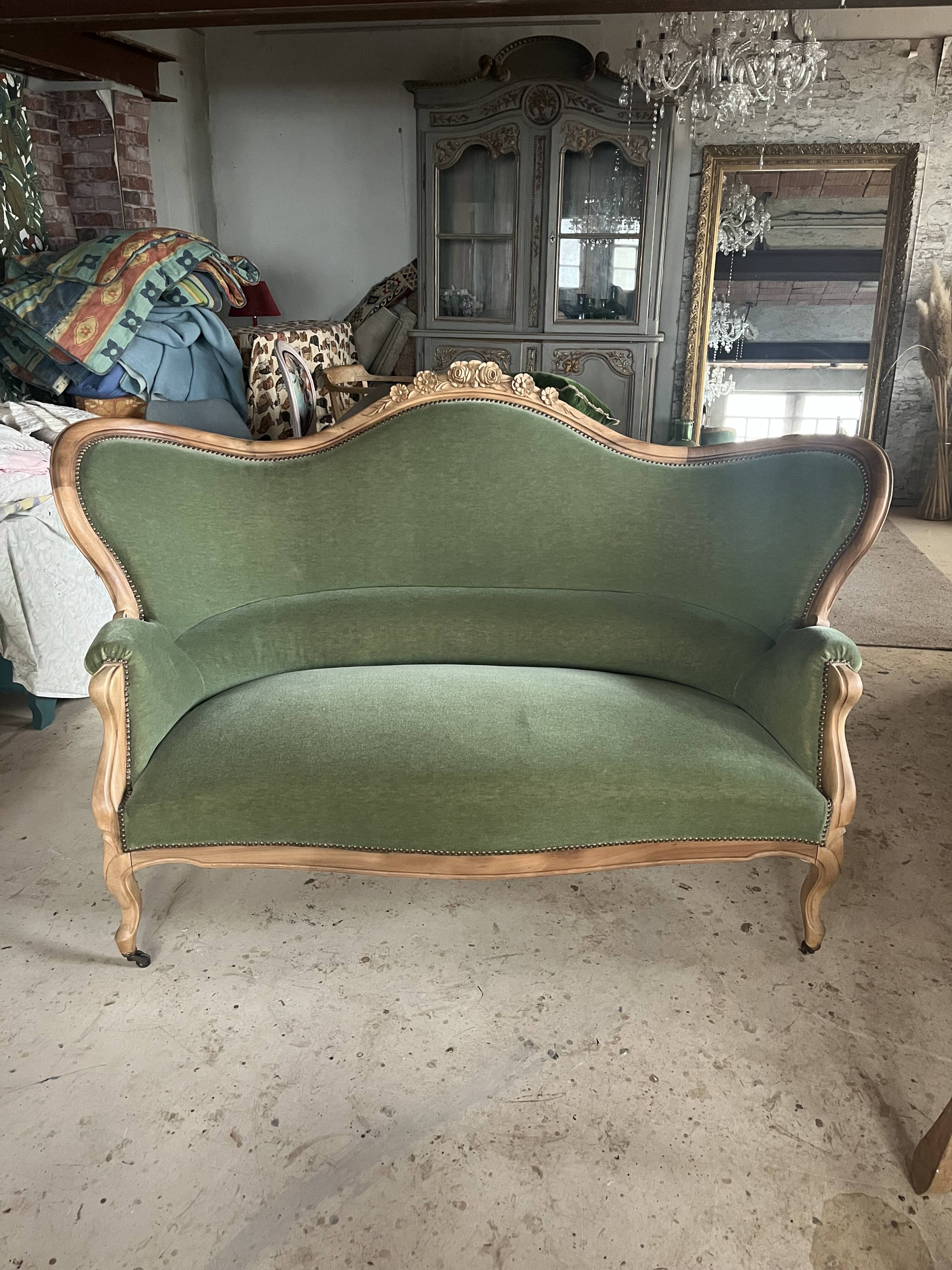 Antique Louis XV style canapé