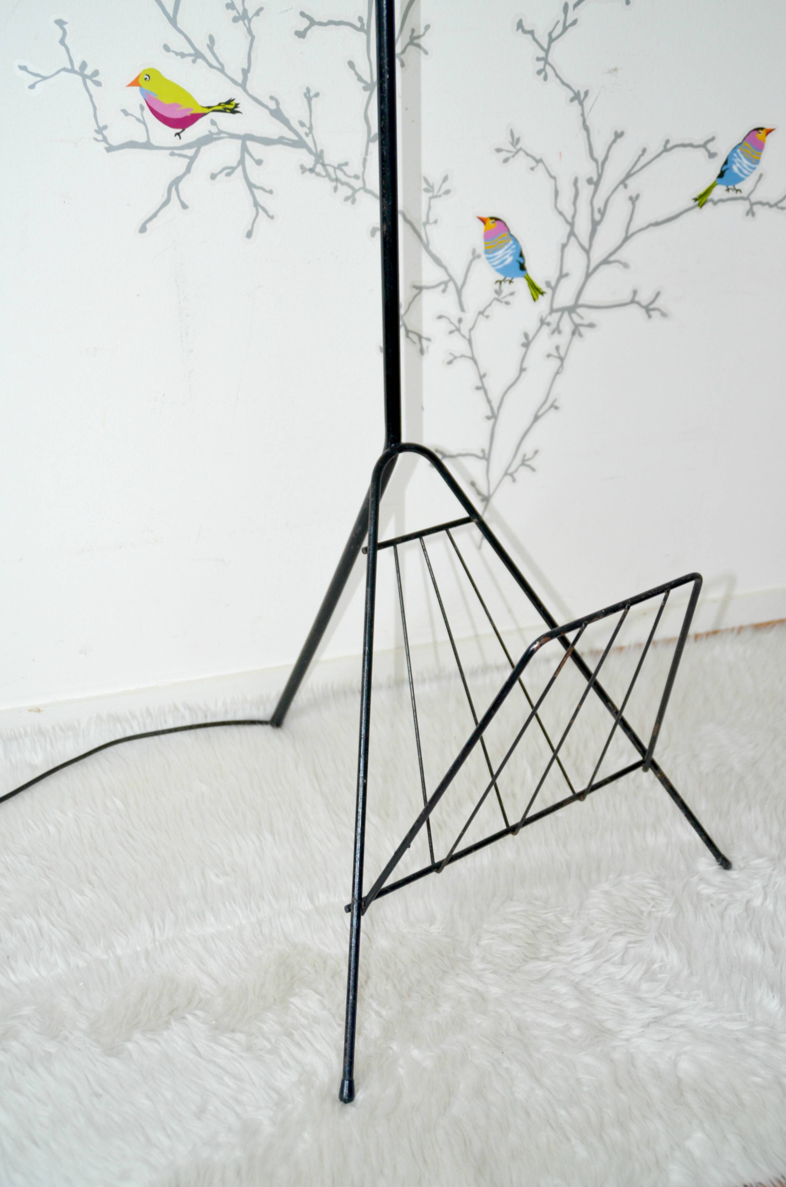 Floor lamp magazine rack
