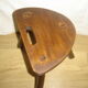 Tabouret en bois tripode